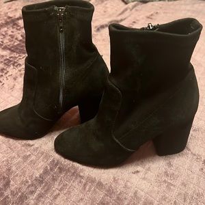 Black heeled boots